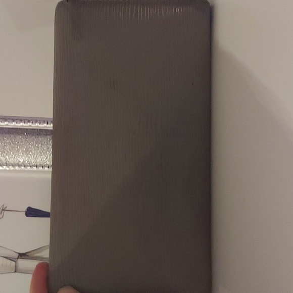 Grey LV epi wallet - Picture 2 of 7